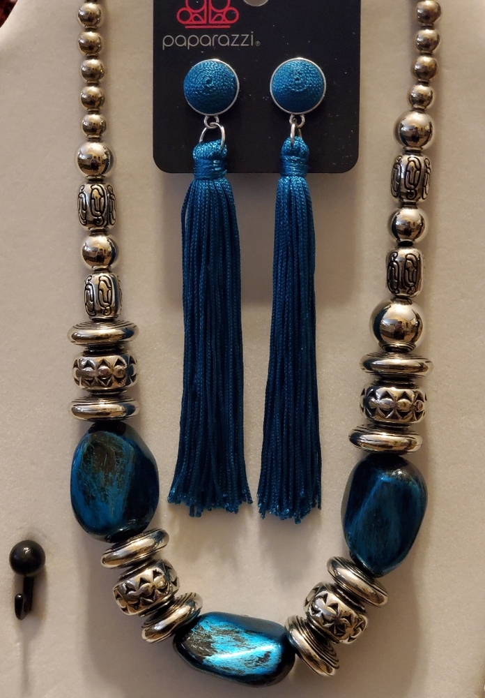 Necklace and earrings set